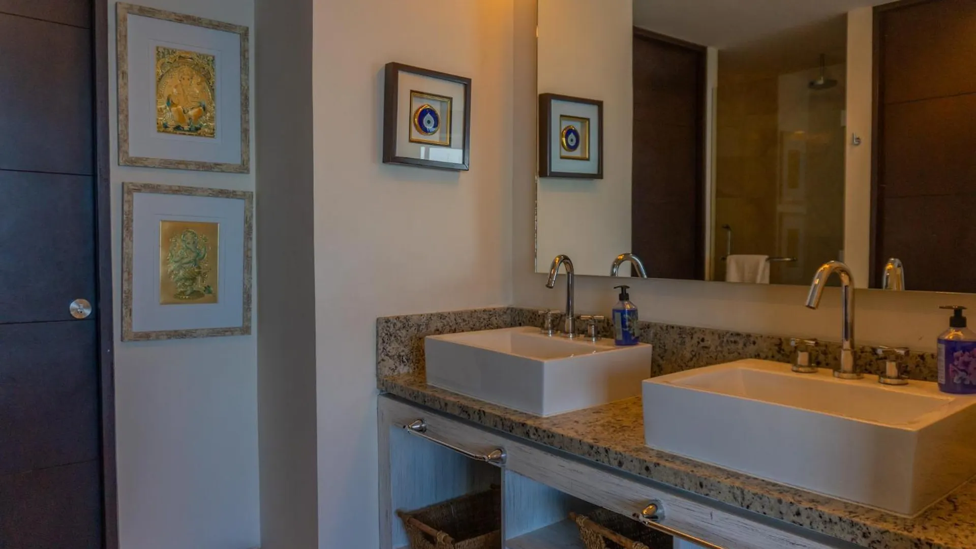 Luxury Beachfront Condo - Cancun