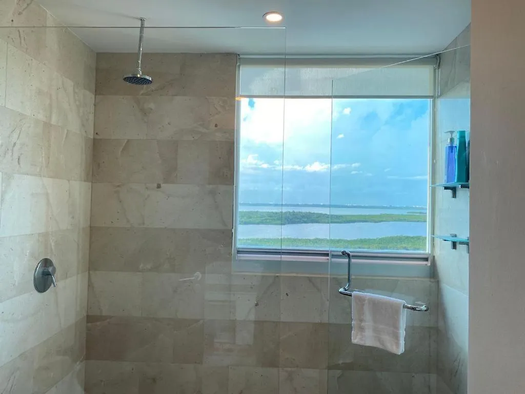 Luxury Beachfront Condo - 칸쿤 0*,