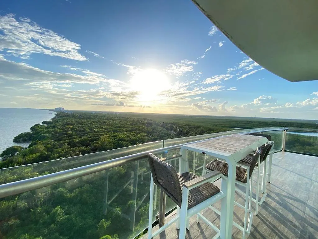 Luxury Beachfront Condo - Cancun